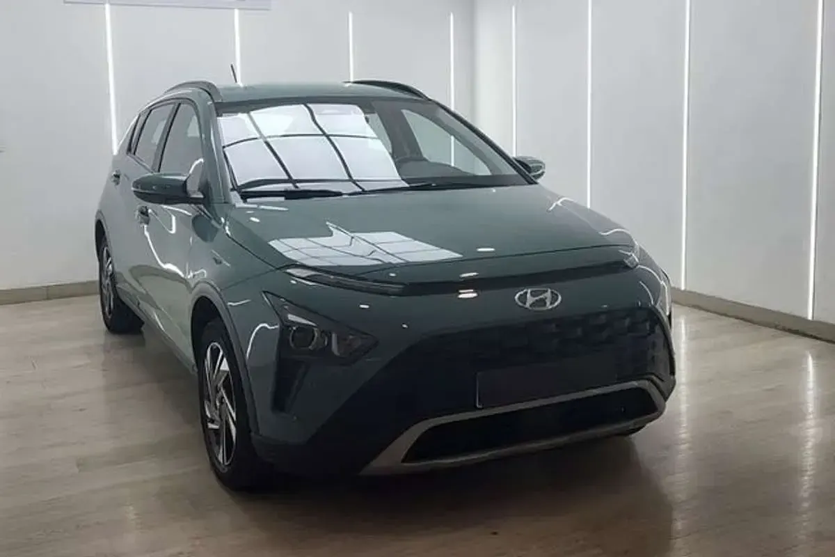 Usado Hyundai Bayon 101 CV (74 kW) 2023 Verde SUV