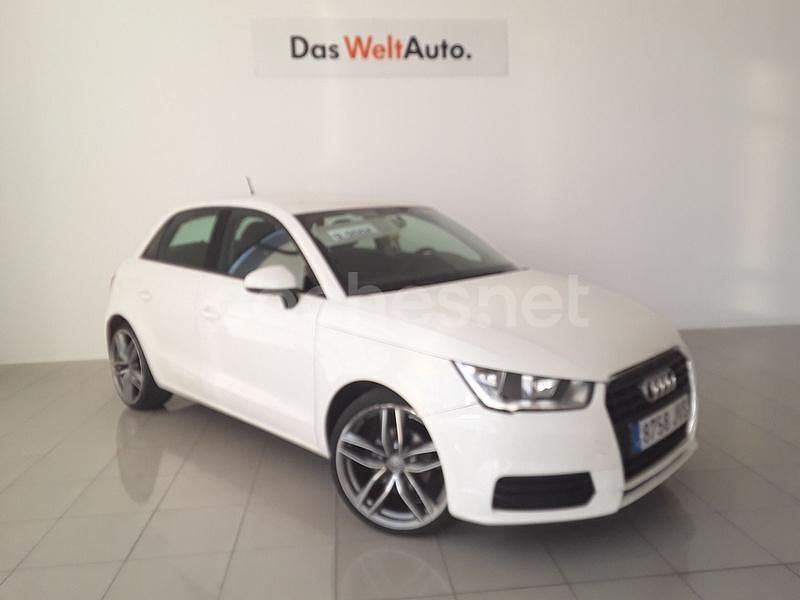 Blanco Usado 2016 Audi A1 Sportback Attraction Utilitario | 9900 € (Buen precio) - Imagen 1/4