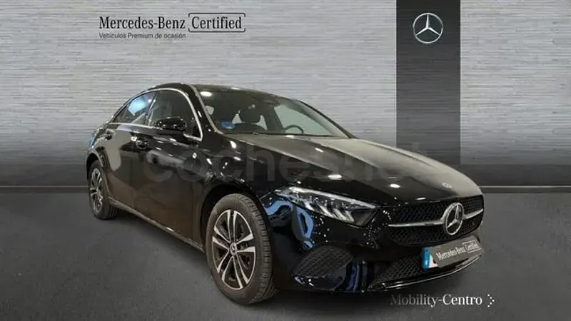 Usado Mercedes A250 218 CV (160 kW) 2024 Negro noche Berlina