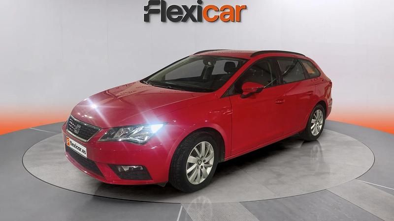 Usado Seat Leon ST Style 116 CV (85 kW) 2019 Rojo Familiar