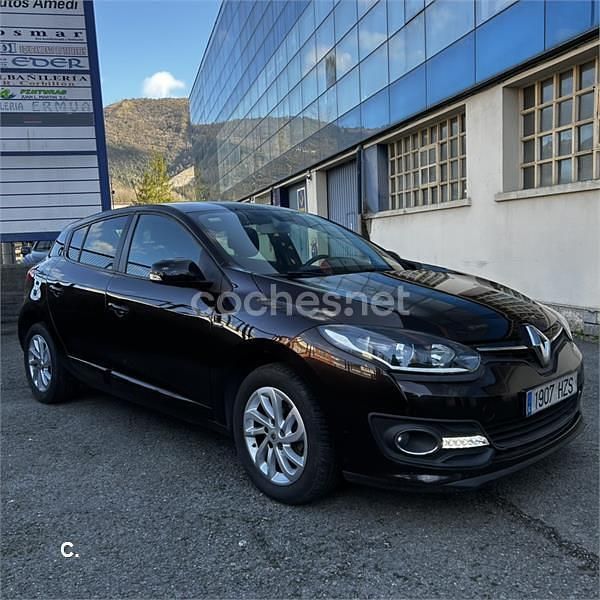 Usado Renault Mégane Expression 115 CV (84 kW) 2014 Negro Berlina