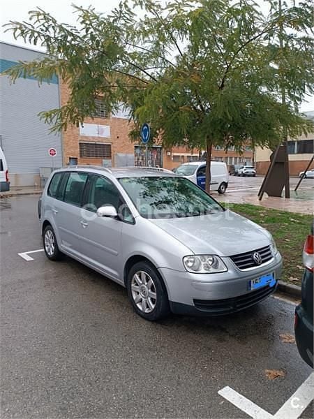 Usado VW Touran Advance 140 CV (102 kW) 2005 Gris / plata Monovolumen