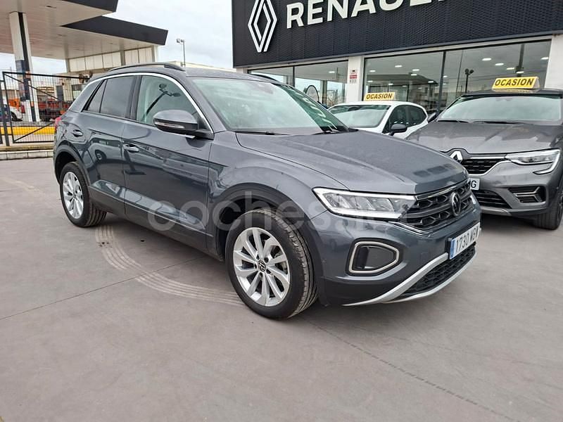 Usado VW T-Roc Life 115 CV (84 kW) 2022 Gris / plata SUV