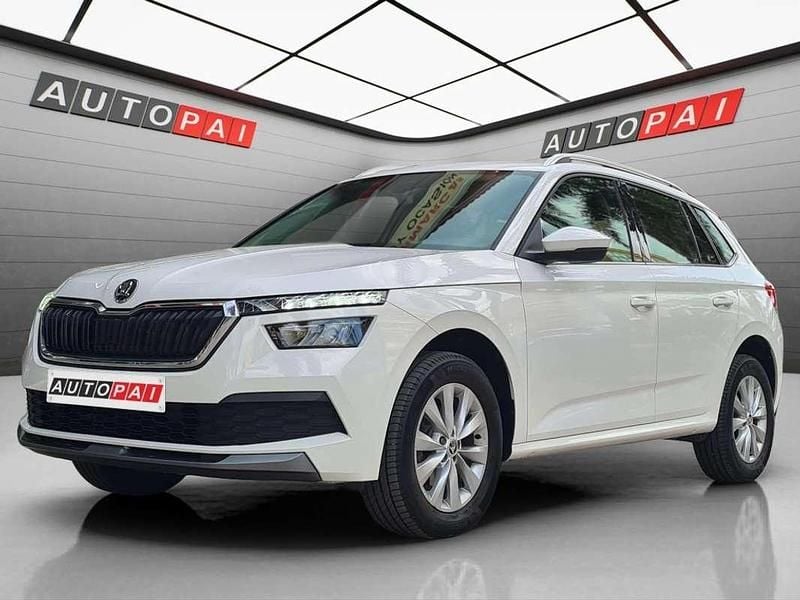 Usado Skoda Kamiq Ambition 110 CV (80 kW) 2021 Blanco SUV