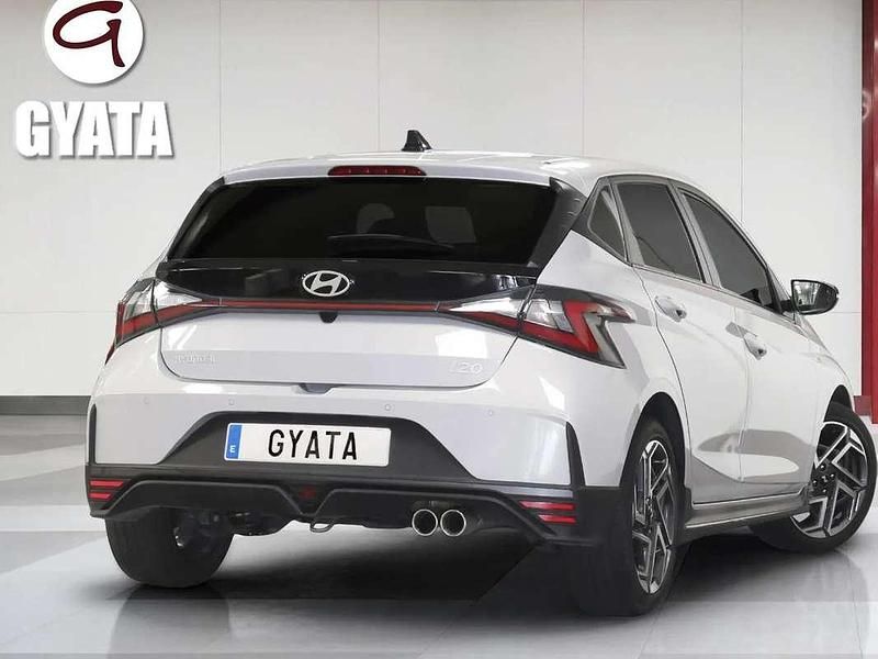Usado Hyundai i20 N Line 80 CV (58 kW) 2024 Gris Utilitario