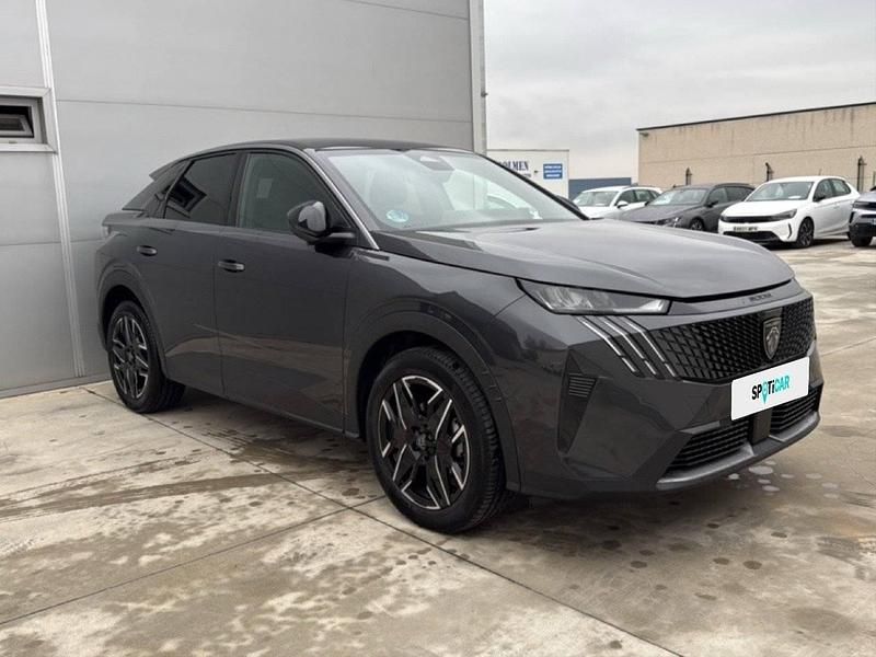 Usado Peugeot 3008 Allure 136 CV (100 kW) 2024 Gris SUV