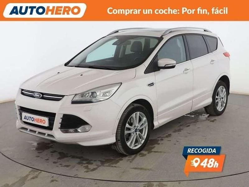 Usado Ford Kuga Titanium S 179 CV (131 kW) 2015 Blanco SUV