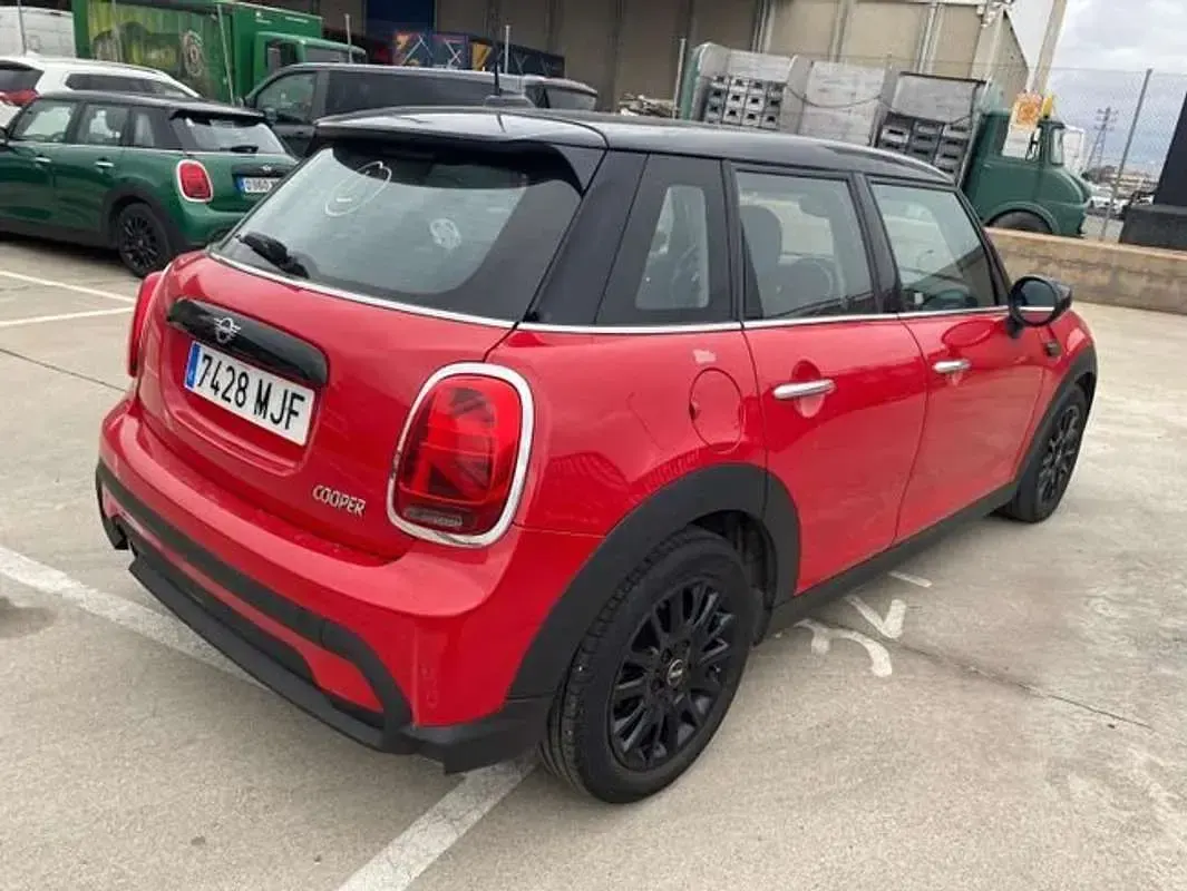 Usado Mini Cooper 137 CV (100 kW) 2023 Rojo Utilitario