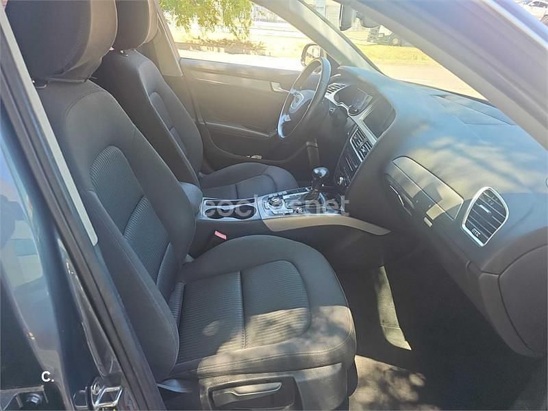 Usado Audi A4 150 CV (110 kW) 2013 Gris / plata Familiar