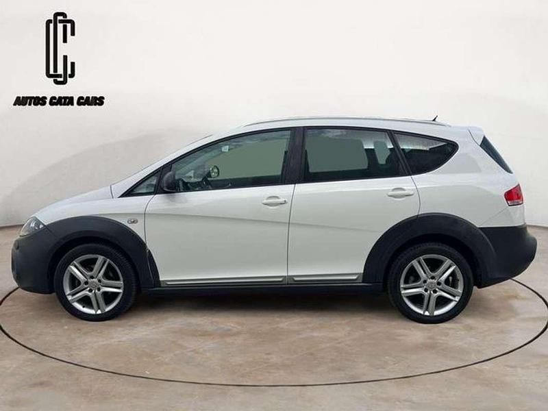 Usado Seat Altea 105 CV (77 kW) 2011 Blanco SUV