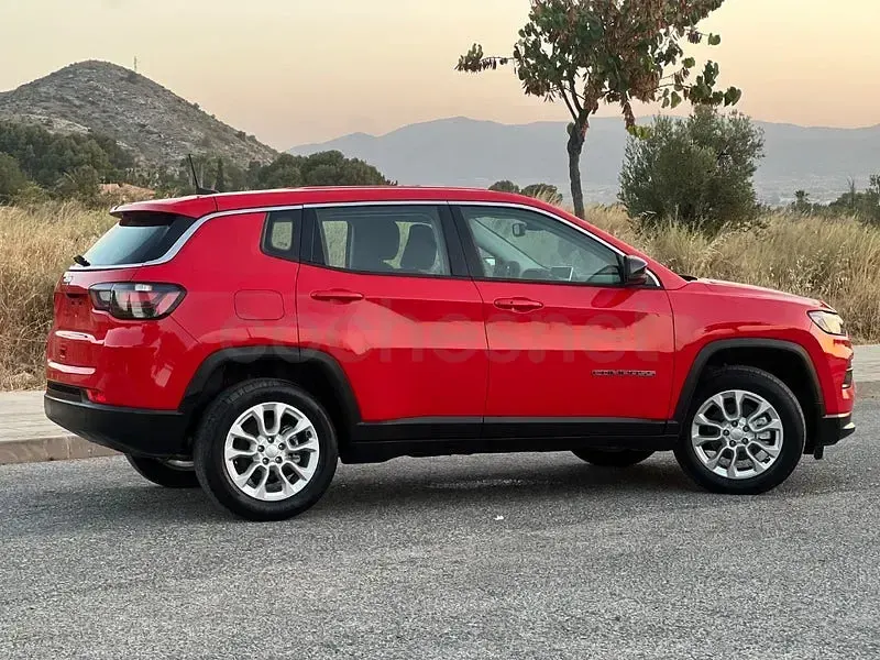 Usado Jeep Compass Longitude 130 CV (95 kW) 2022 Rojo SUV