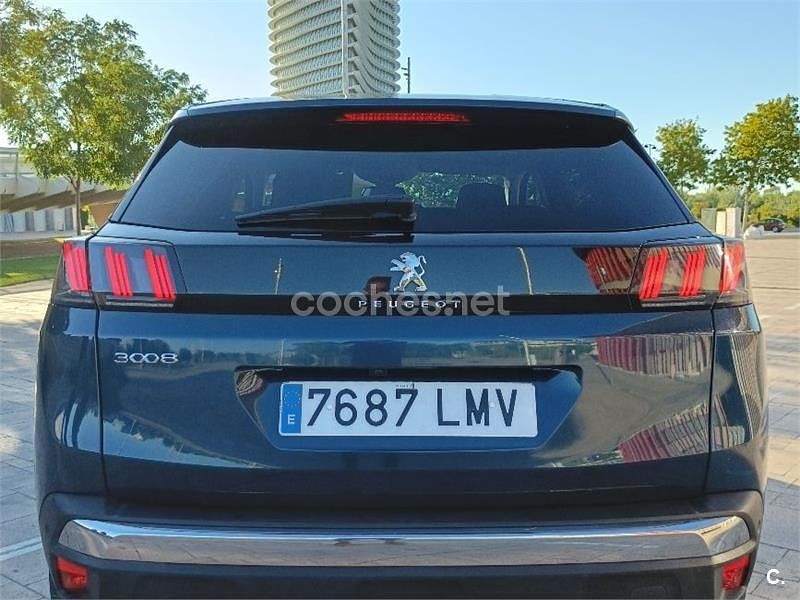 Usado Peugeot 3008 Allure 130 CV (95 kW) 2021 Azul SUV
