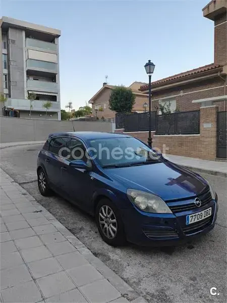 Usado Opel Astra Edition 80 CV (58 kW) 2004 Azul Berlina