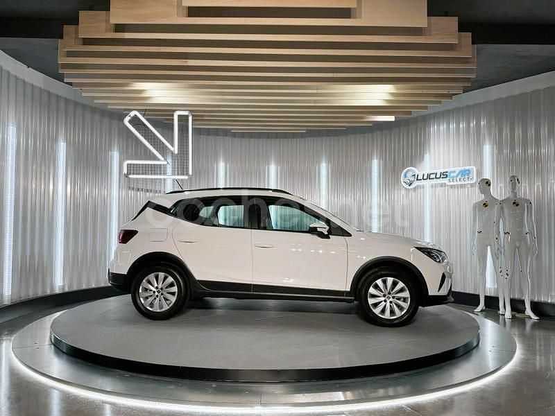 Usado Seat Arona Style 110 CV (80 kW) 2022 Blanco SUV