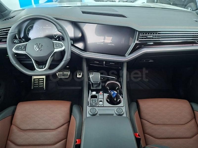 Usado VW Touareg R-line 286 CV (210 kW) 2025 Negro SUV