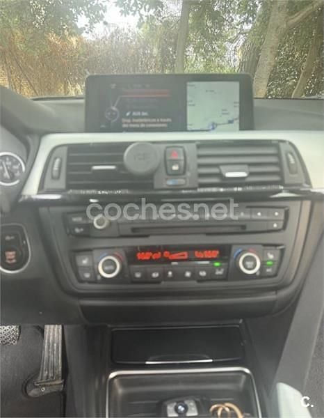 Käytetty BMW 320 Efficient Dynamics 163 HP (119 kW) 2013 Musta Sedan