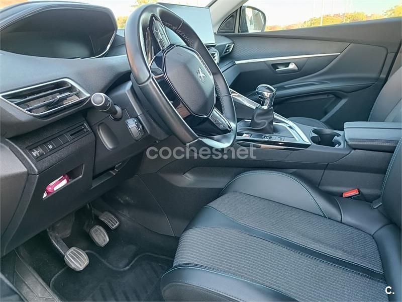 Usado Peugeot 3008 Allure 130 CV (95 kW) 2021 Azul SUV