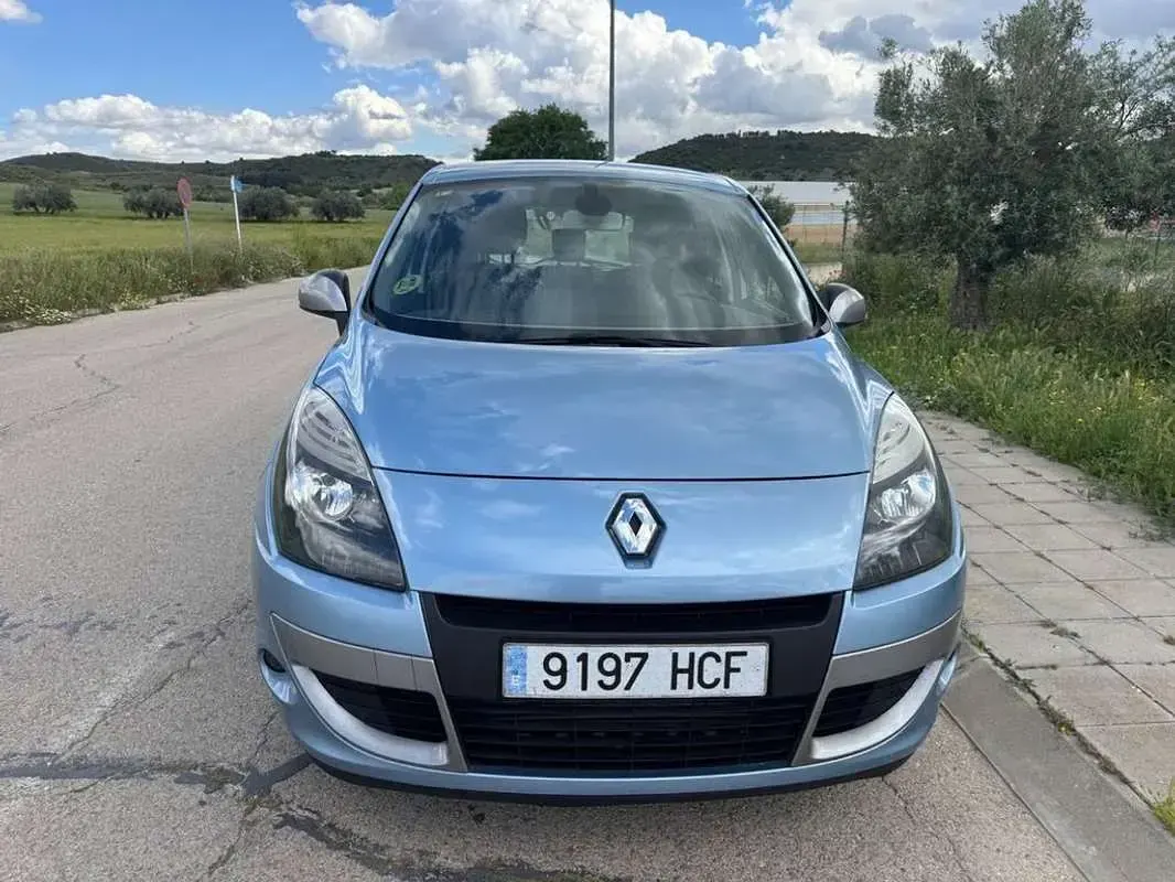 Usado Renault Scénic III Dynamique 109 CV (80 kW) 2011 Azul Monovolumen