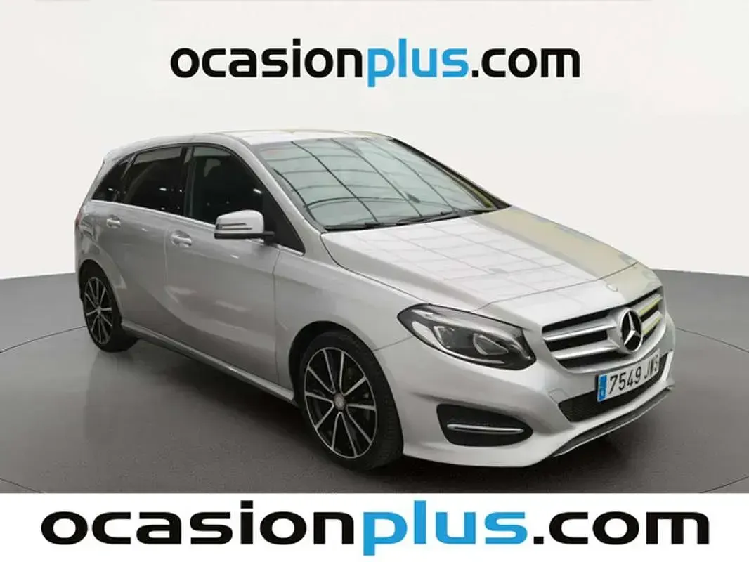 Usado Mercedes B180 109 CV (80 kW) 2017 Plateado Monovolumen