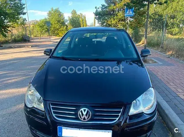 Usado VW Polo Sportline 100 CV (73 kW) 2006 Negro Utilitario