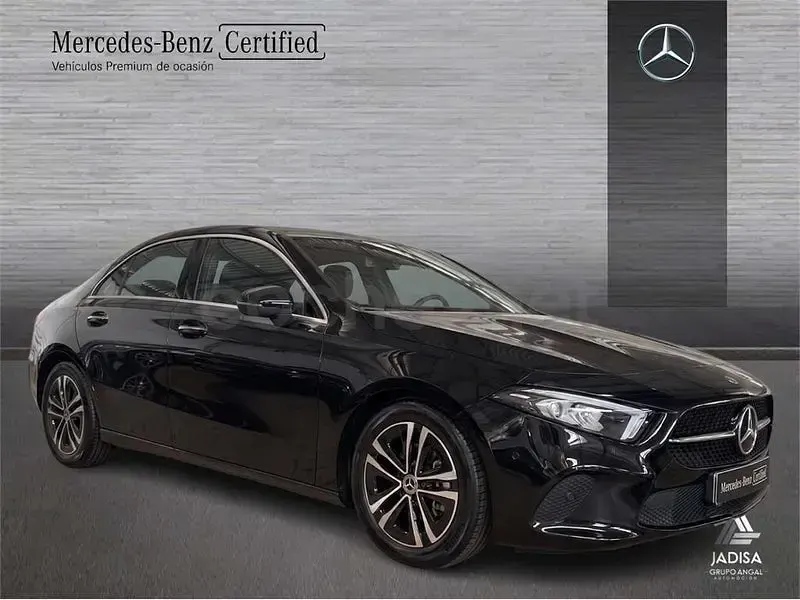 Usado Mercedes A180 136 CV (100 kW) 2025 Negro Berlina