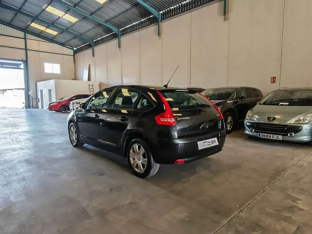 Usado Citroën C4 Exclusive 109 CV (80 kW) 2007 Negro Utilitario