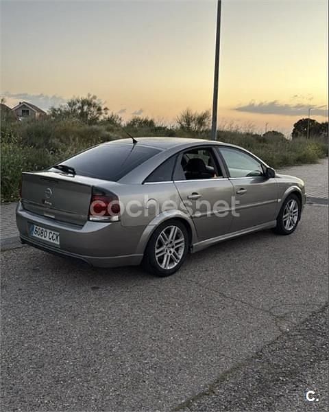 Gris / plata Usado 2002 Opel Vectra GTS Berlina | 1500 € - Imagen 1/3