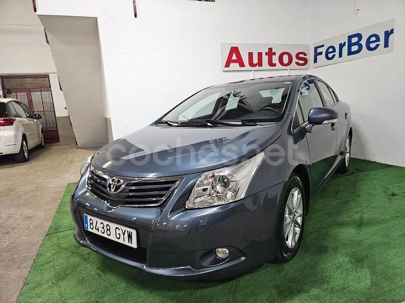 Gris / plata Usado 2010 Toyota Avensis Advance Berlina | 8900 € (Precio justo) - Imagen 1/4