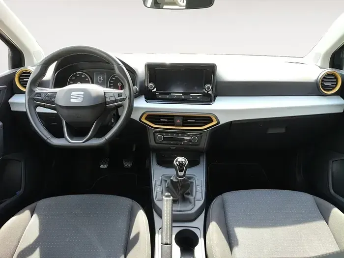 Usado Seat Ibiza Style Plus 110 CV (80 kW) 2022 Azul Utilitario