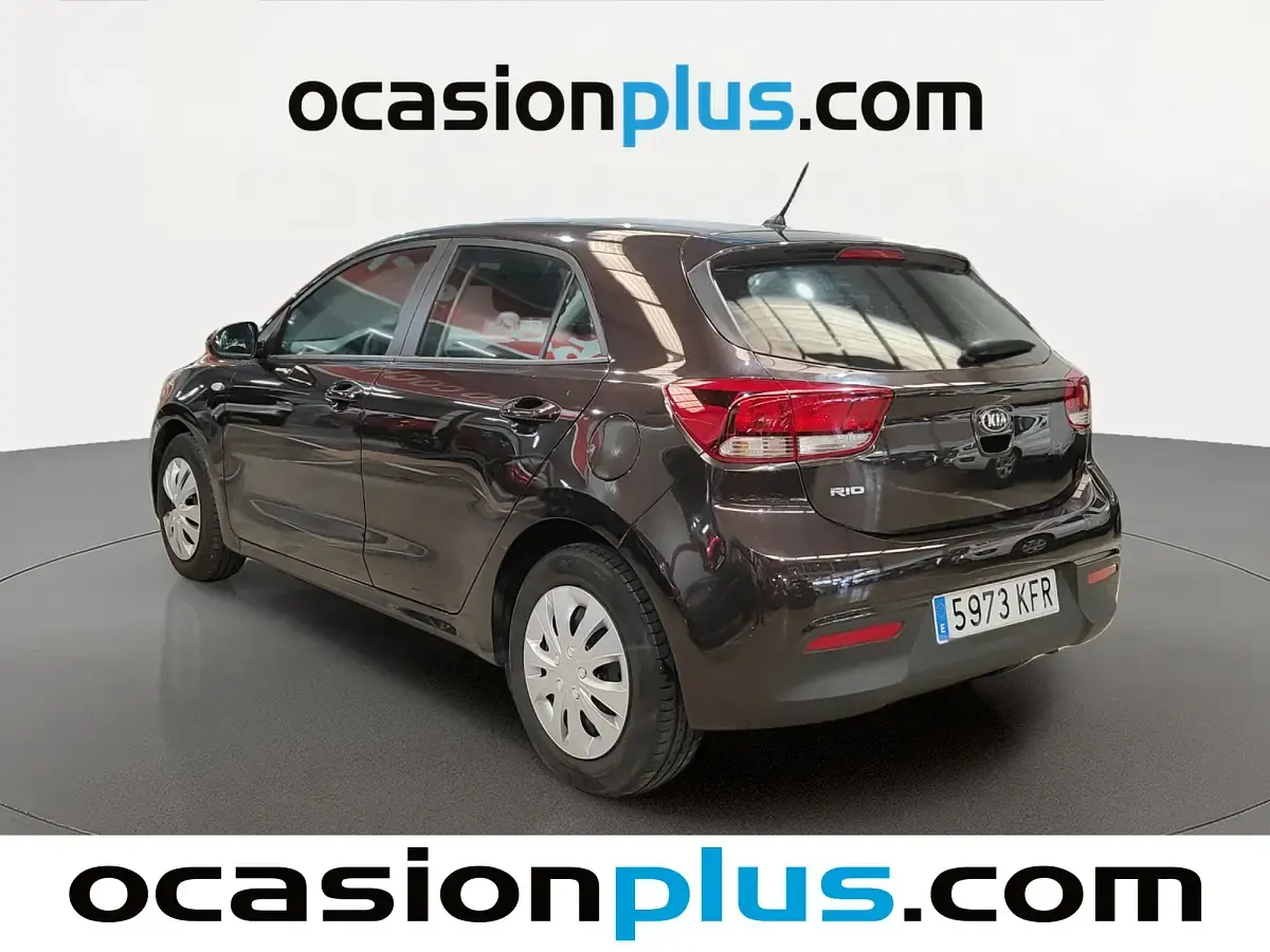 Usado Kia Rio 84 CV (61 kW) 2017 Marrón Utilitario