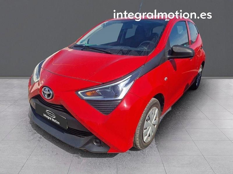 Rojo Usado 2022 Toyota Aygo X-play Utilitario | 12.500 € (Precio justo) - Imagen 1/4