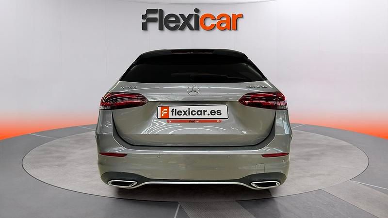 Usado Mercedes B200 163 CV (119 kW) 2020 Gris Monovolumen