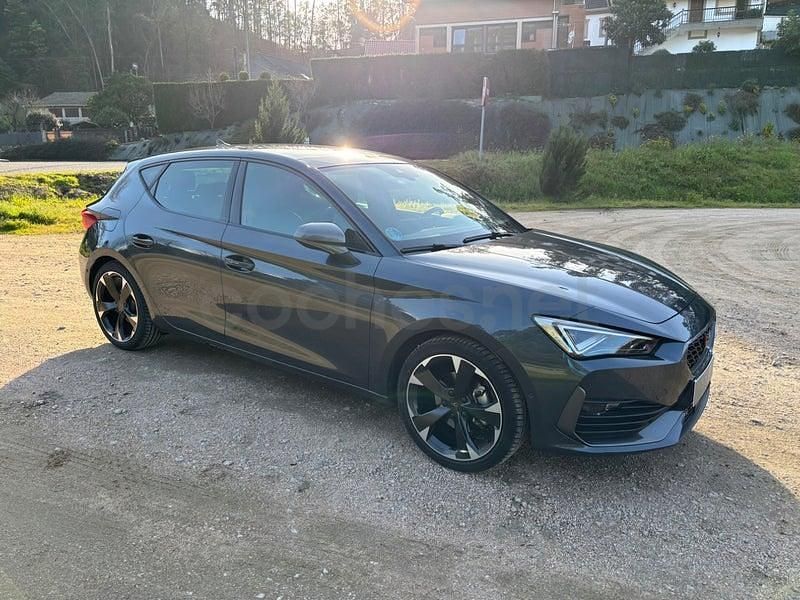Usado Cupra Leon 150 CV (110 kW) 2023 Gris / plata Berlina