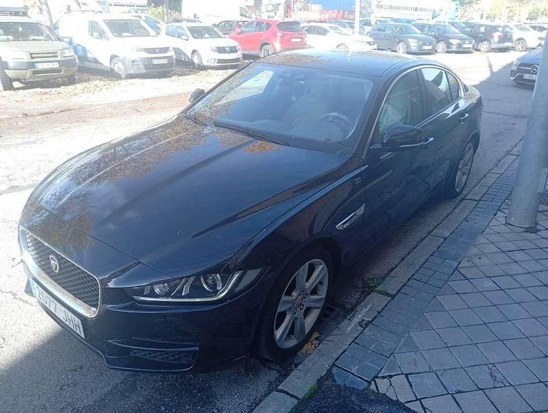 Negro Usado 2016 Jaguar XE Pure Berlina | 4900 € - Imagen 1/4