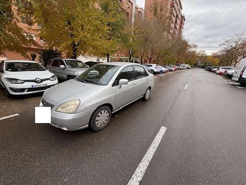 Usado Suzuki Liana 103 CV (75 kW) 2002 Gris Utilitario