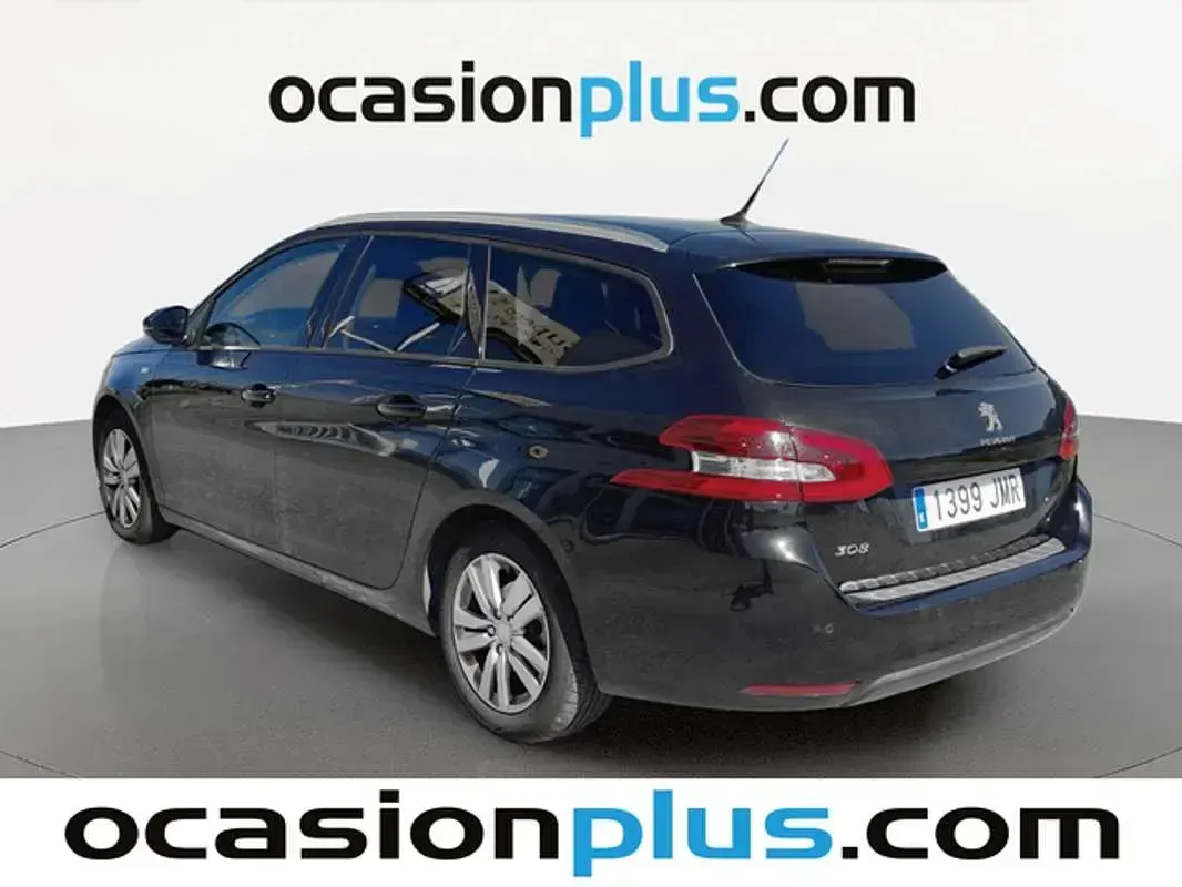 Usado Peugeot 308 SW Style 131 CV (96 kW) 2016 Negro Familiar
