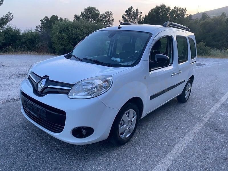 Usado Renault Kangoo Dynamique 90 CV (66 kW) 2013 Blanco Monovolumen