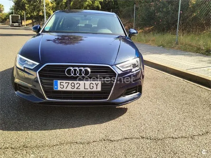 Usado Audi A3 Design 116 CV (85 kW) 2020 Azul Berlina