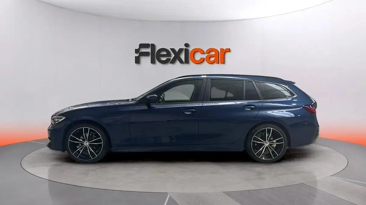 Usado BMW 318 150 CV (110 kW) 2022 Azul Familiar