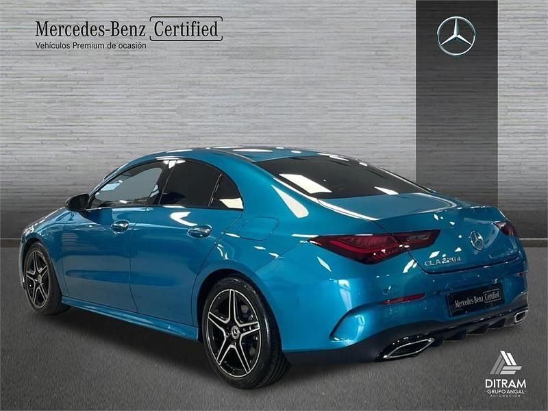 Usado Mercedes CLA220 AMG line 190 CV (139 kW) 2025 Azul Berlina