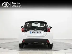 Usado Toyota Yaris Active 116 CV (85 kW) 2025 Blanco Utilitario