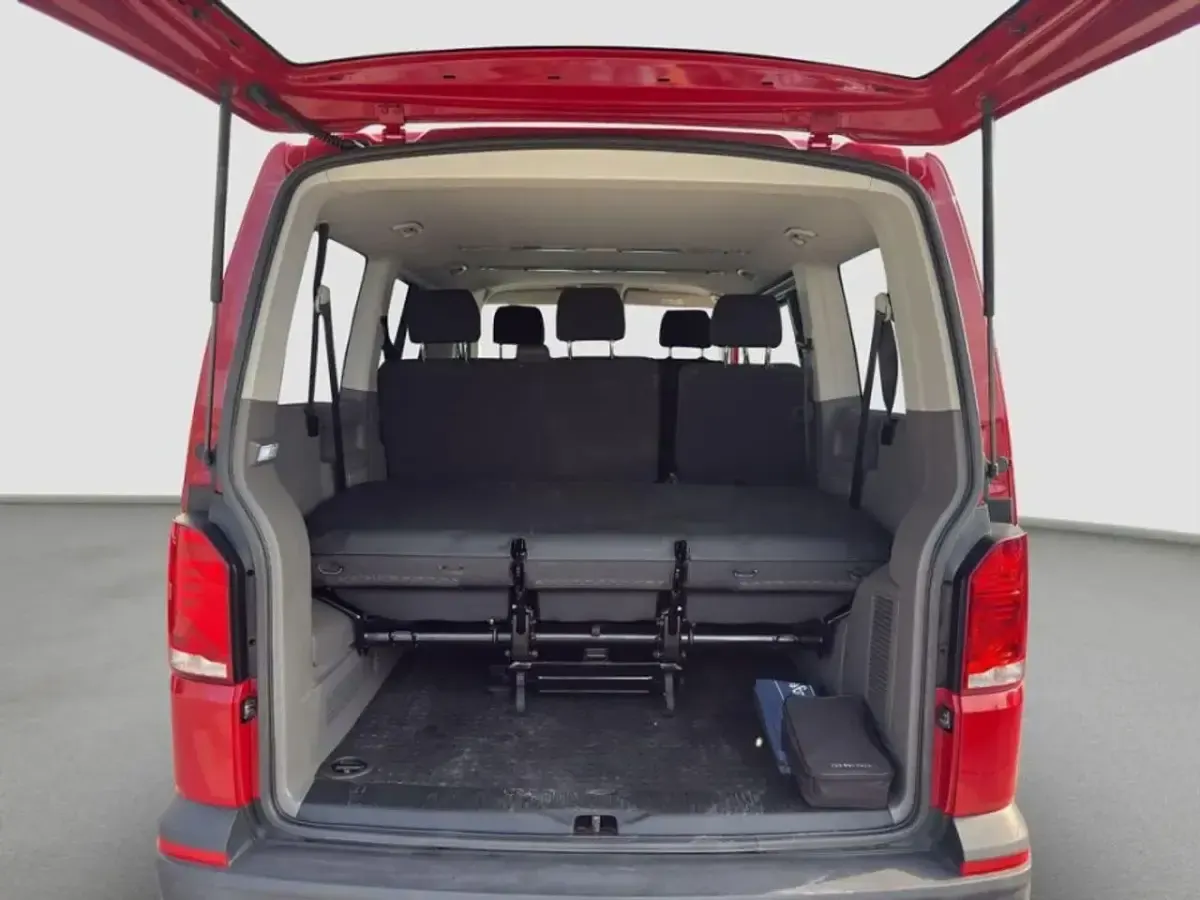 Usado VW Caravelle 110 CV (80 kW) 2022 Rojo Van