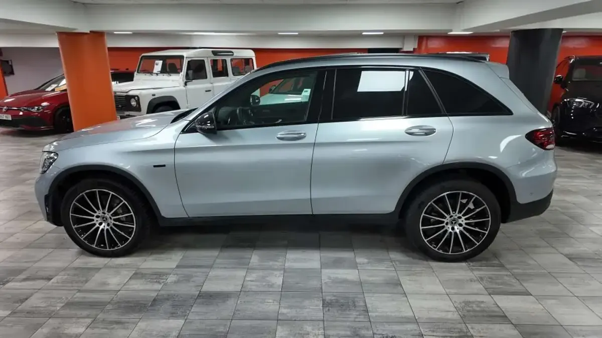 Usado Mercedes GLC300e 306 CV (225 kW) 2021 Gris SUV