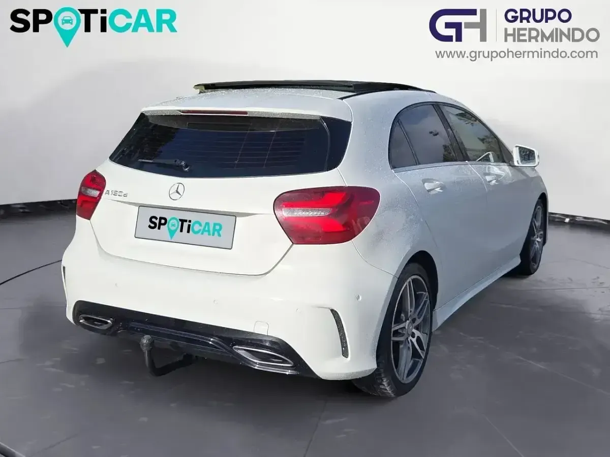 Usado Mercedes A180 AMG line 109 CV (80 kW) 2016 Blanco Berlina