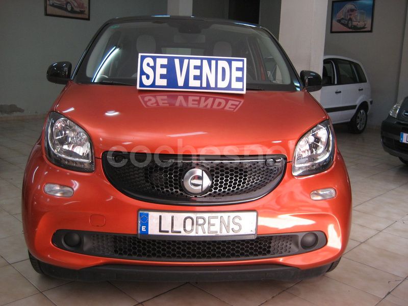 Usado Smart ForFour Passion 90 CV (66 kW) 2015 Granate Utilitario