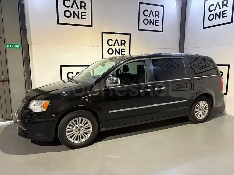 Usado Lancia Voyager Platinum 177 CV (130 kW) 2015 Negro Monovolumen