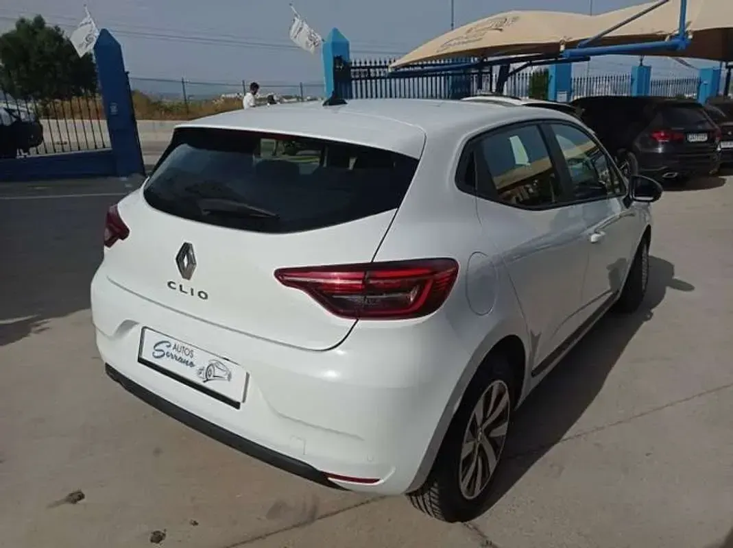 Usado Renault Clio Equilibre 101 CV (74 kW) 2022 Blanco Utilitario
