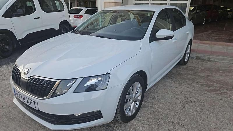 Usado Skoda Octavia Ambition 116 CV (85 kW) 2018 Blanco Utilitario