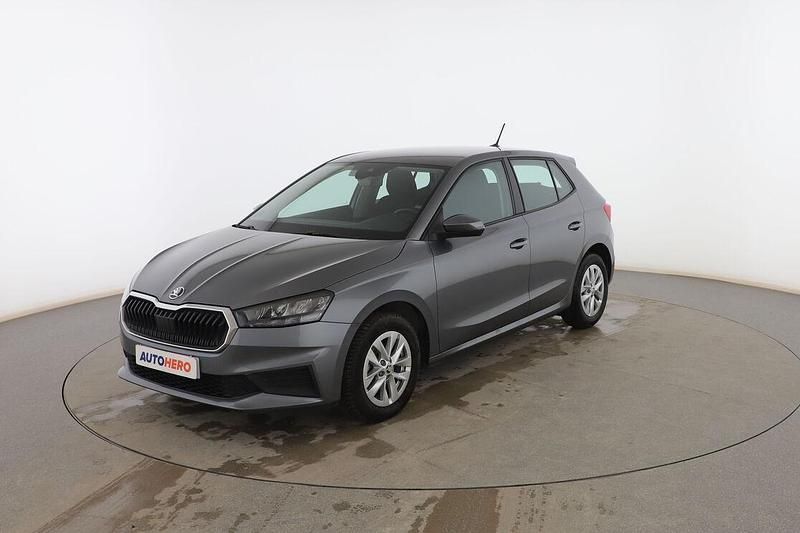 Gris Usado 2021 Skoda Fabia Utilitario | 12.899 € (Precio justo) - Imagen 1/3