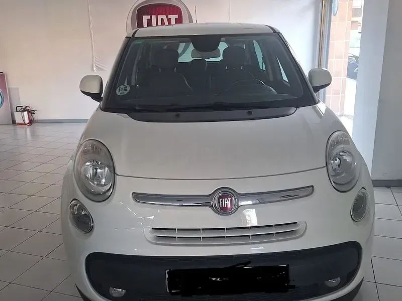 Usado Fiat 500L Lounge 85 CV (62 kW) 2014 Blanco Monovolumen